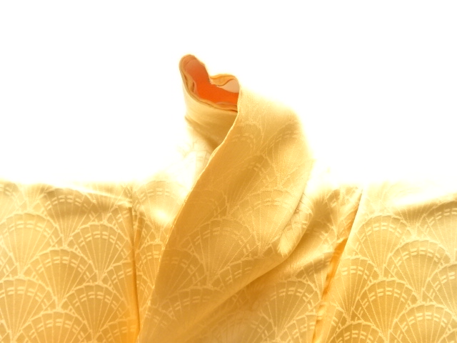  檜扇青海波模様織り出し暈し色無地着物